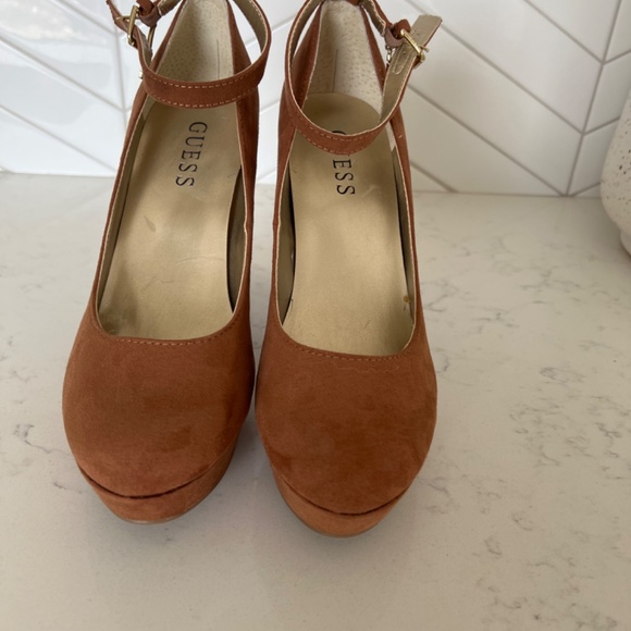 Shoes - Picture 3 of 7